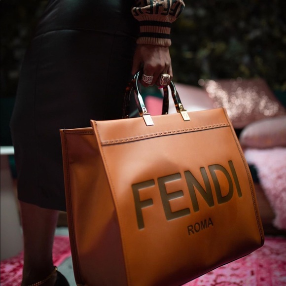 Meet your Posher, Robin - Picture 4 of 8